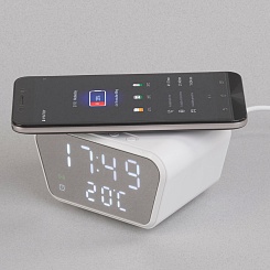 Часы IQ Clock с беспроводным зарядным устройством - изображение 3 Часы IQ Clock с беспроводным зарядным устройством - фото 3