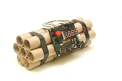 Будильник-динамит Чака Нориса - фото 3