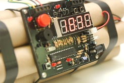 Будильник-динамит Чака Нориса - фото 4