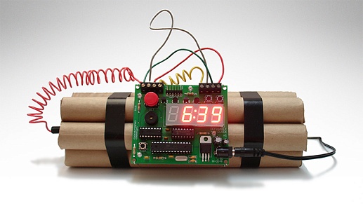 Будильник-динамит Чака Нориса- фото 1