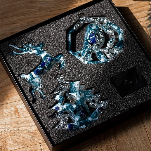 Набор елочных украшений из ювелирной смолы- фото 1