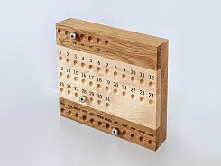 Деревянный календарь с магнитными шариками - фото 2
